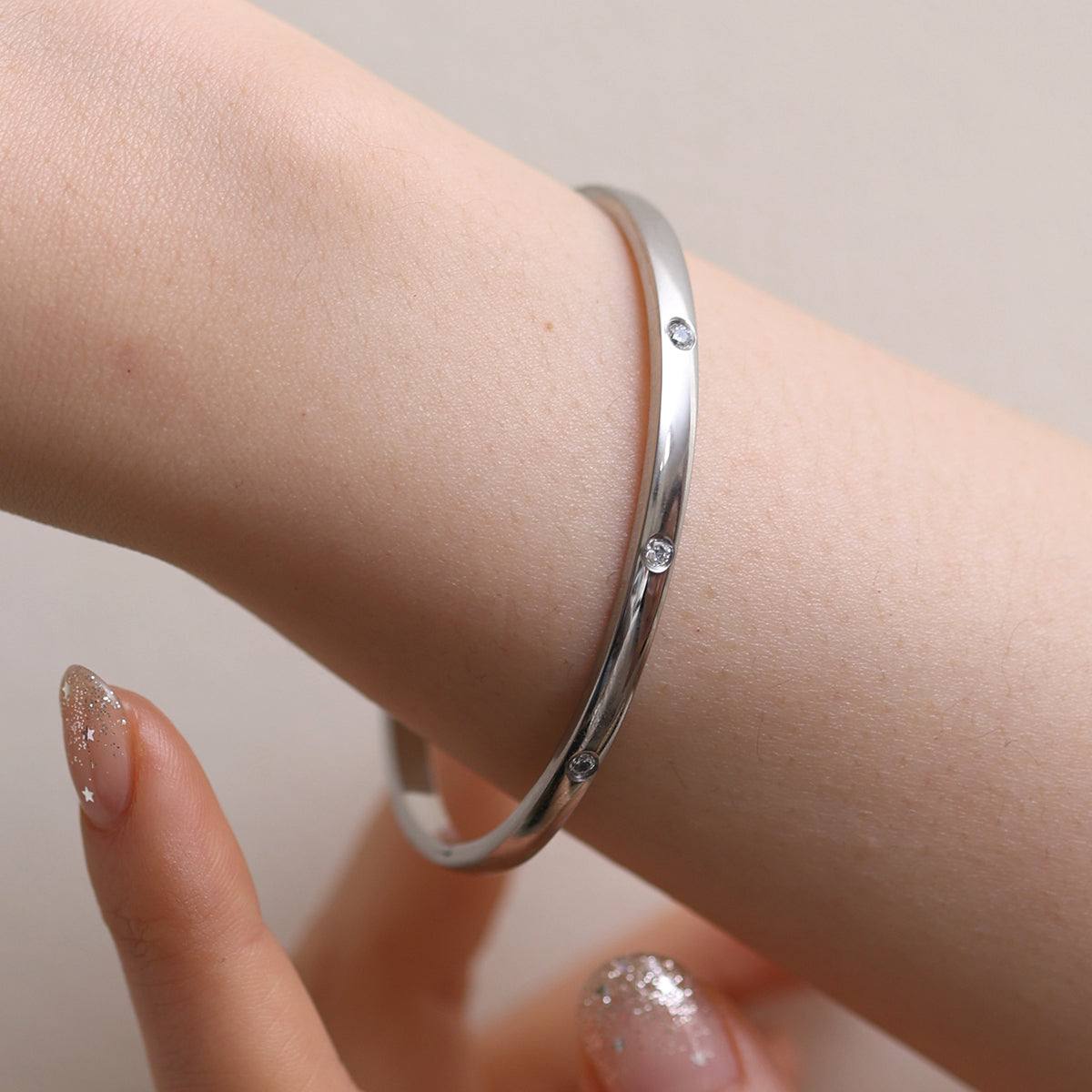 simple cubic thin bangle
